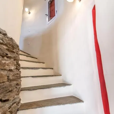 Old Windmill In Village * Triandáros