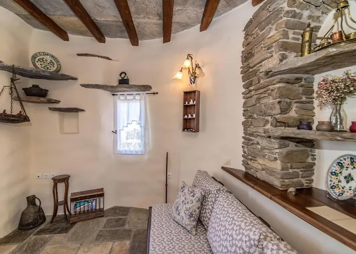 Old Windmill In Village 別荘 *