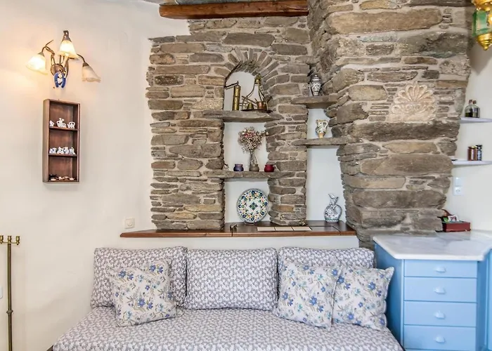 Old Windmill In Village 別荘